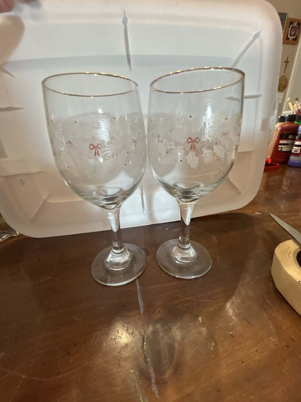 Vintage Libbey White Frosted Pine Holly Berry and Gold Bow Stemmed Wine Glasses,